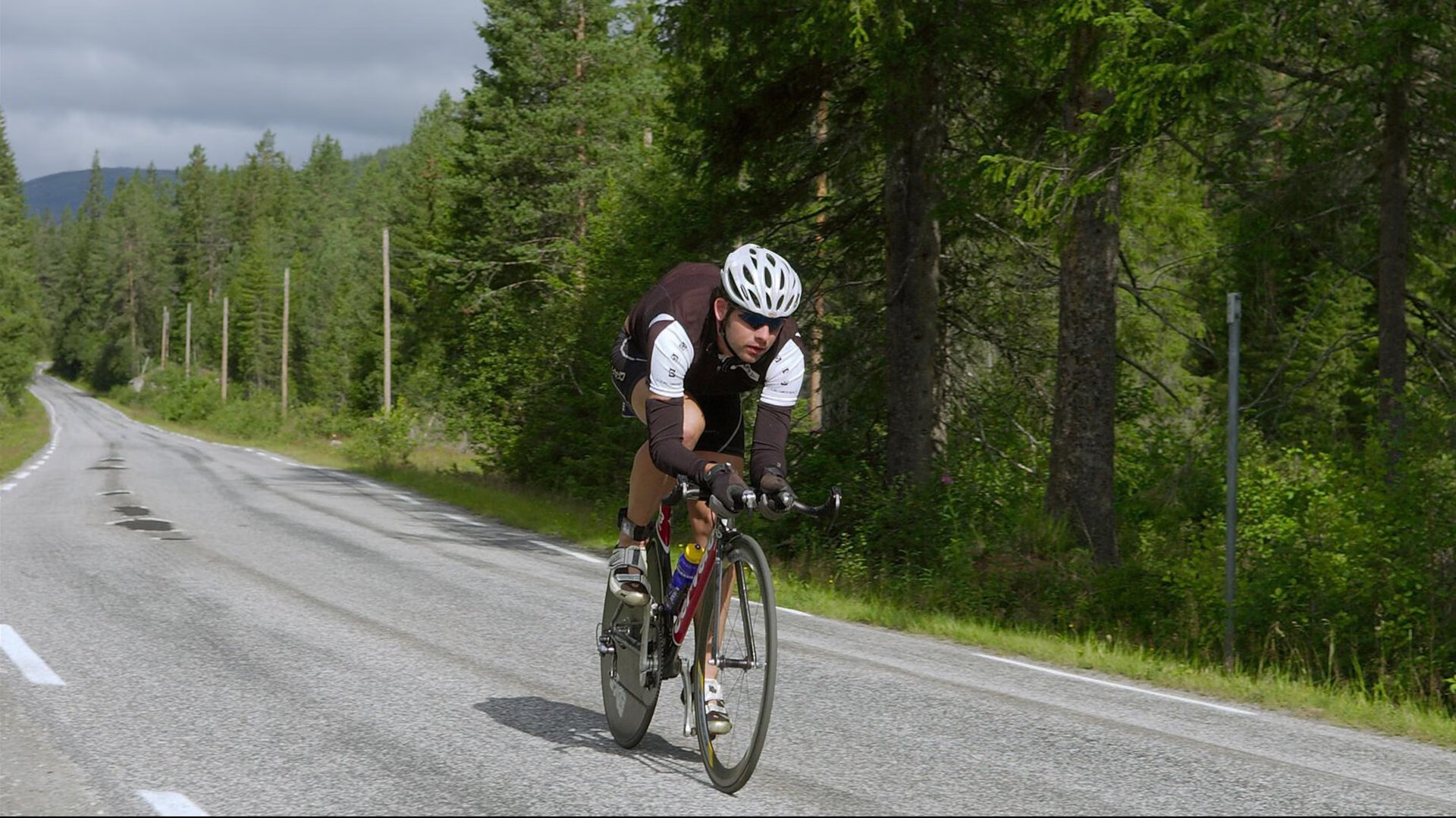 开云官网app-2021年季后赛：“水花兄弟”库里与汤普森联手，多次在关键时刻平推对手